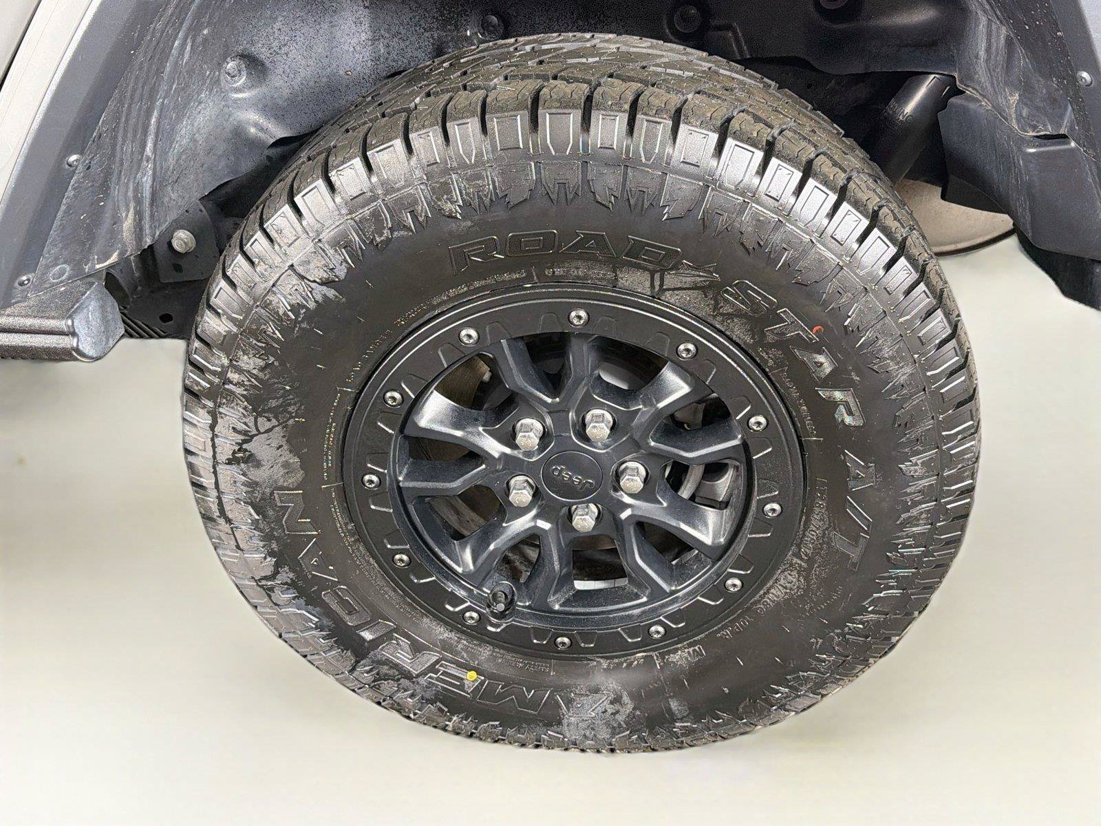 Used 2023 Jeep Wrangler Unlimited Rubicon 4xe AWD/4WD image 36