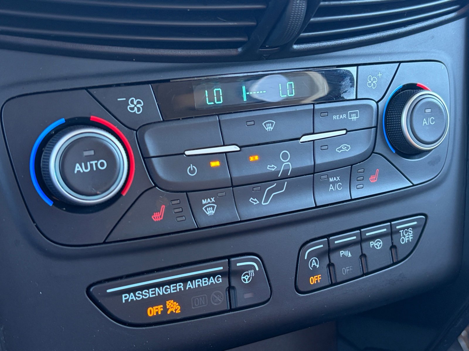 Used 2019 Ford Escape Titanium image 20