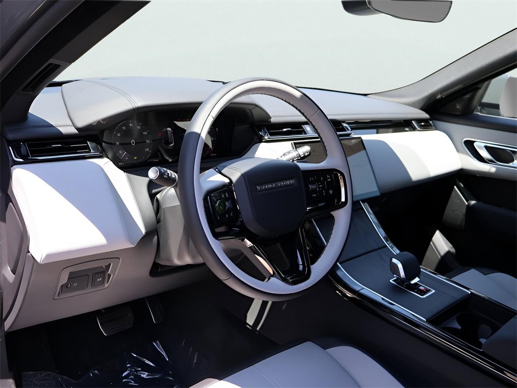 New 2026 Land Rover Range Rover Velar Dynamic SE image 19