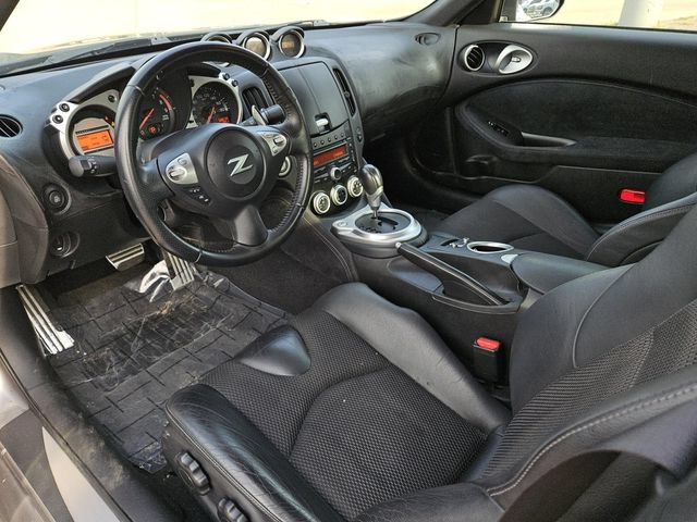 Used 2010 Nissan 370Z Touring RWD image 26