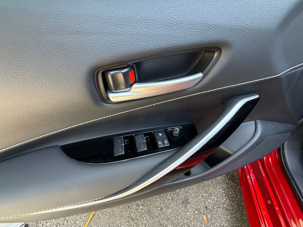 Used 2025 Toyota Corolla XSE FWD image 11