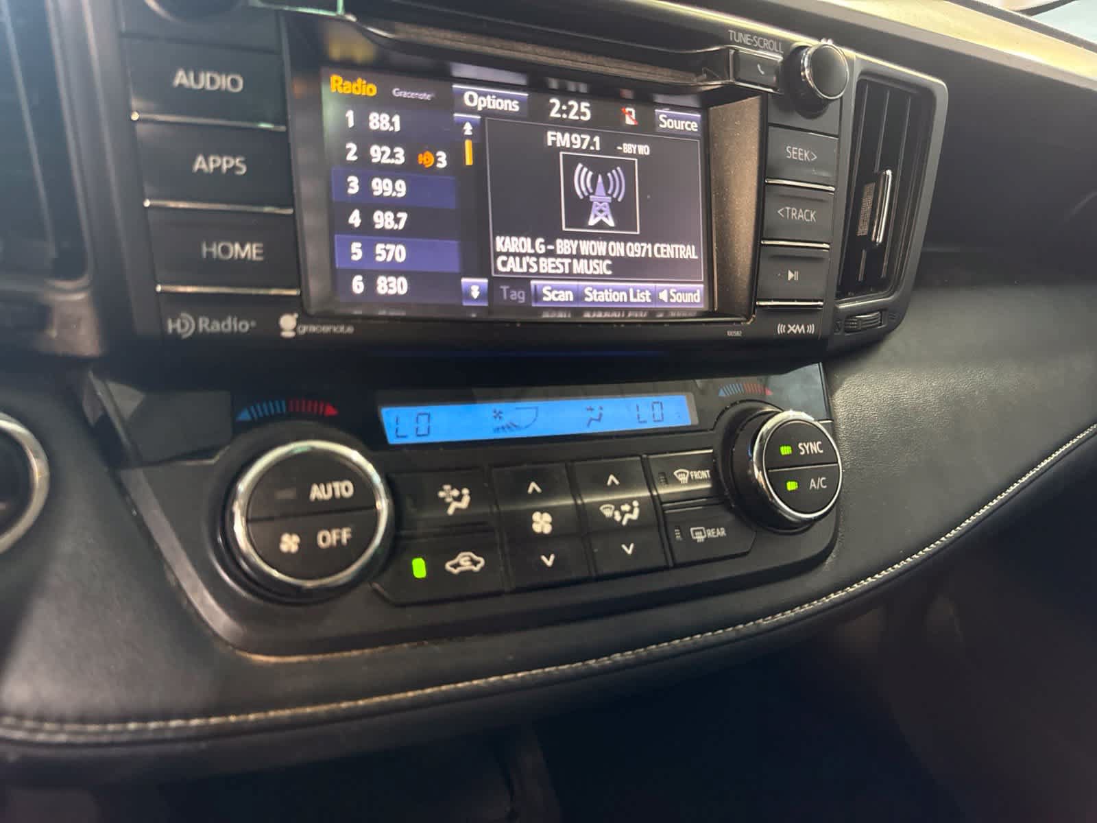 Used 2018 Toyota RAV4 XLE FWD image 22