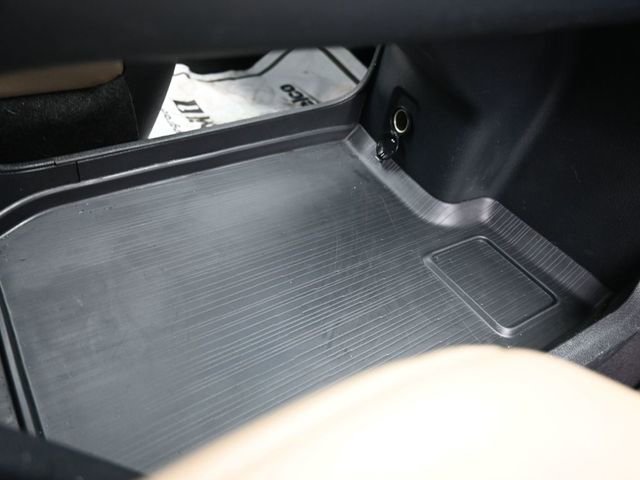 Used 2021 Toyota Sienna XLE image 33