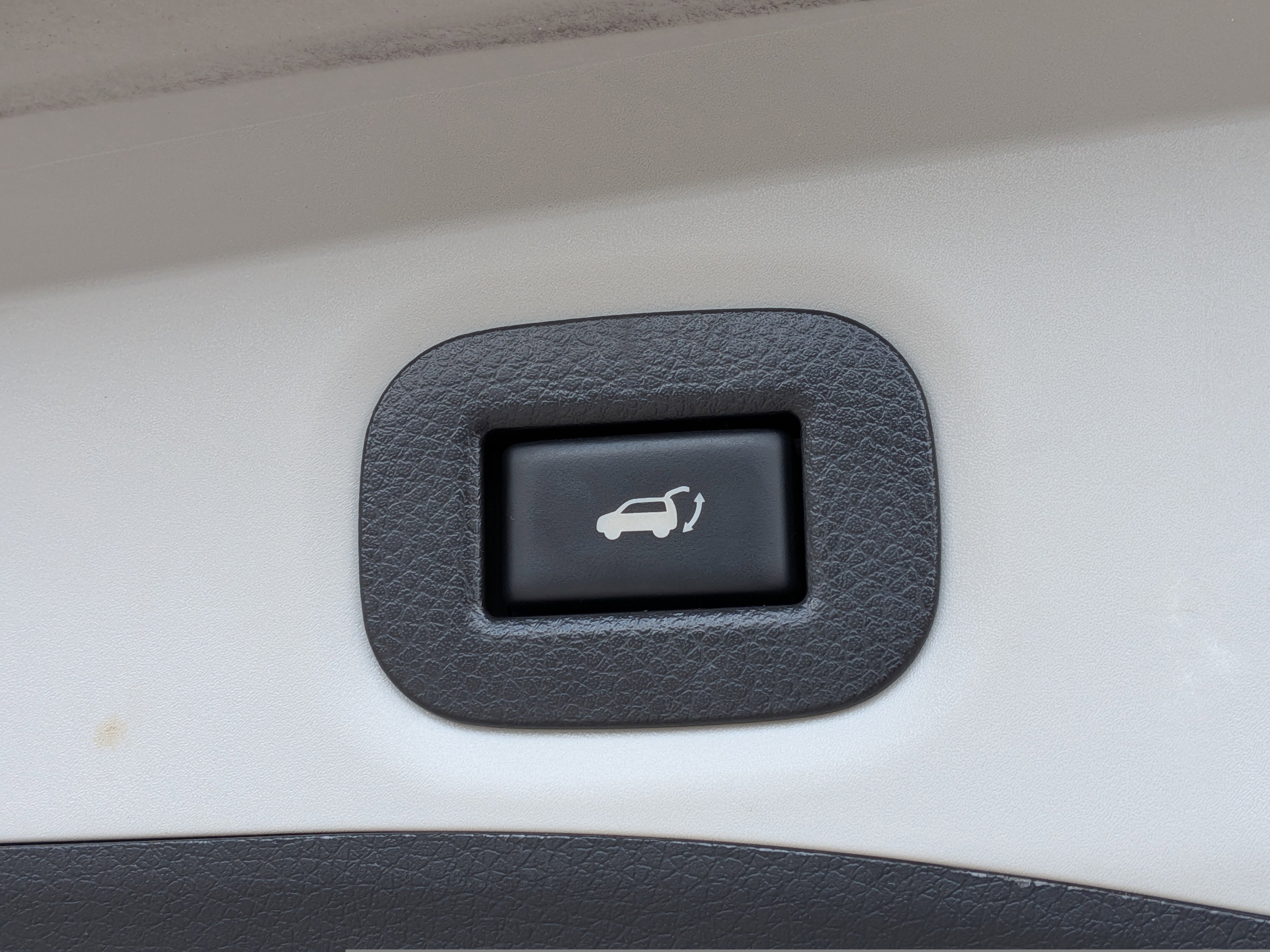 Used 2018 Nissan Rogue SL w/ Premium Package image 14