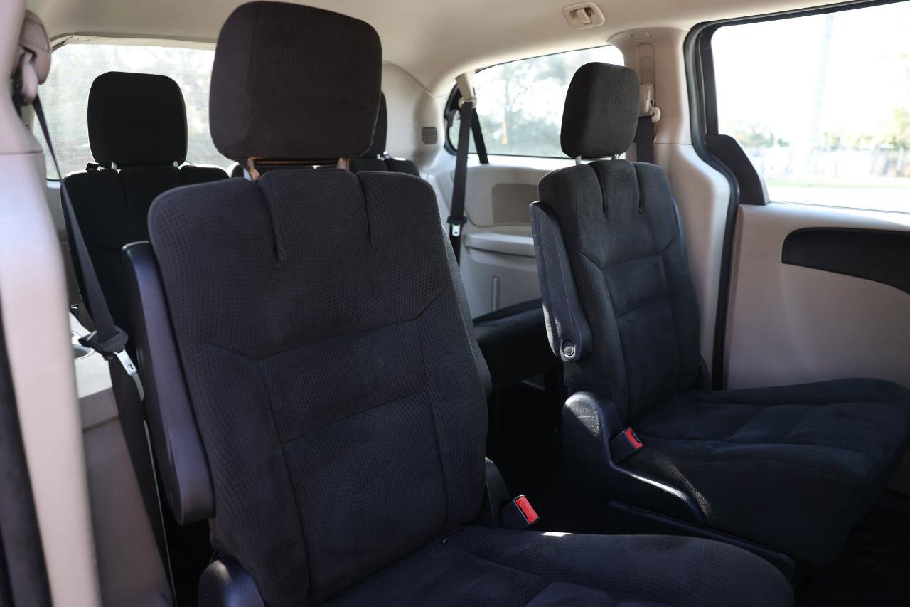 Used 2015 Dodge Grand Caravan American Value Package image 9