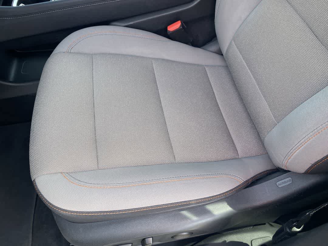 Used 2024 Chevrolet Traverse LT w/ Trailering Package FWD image 11