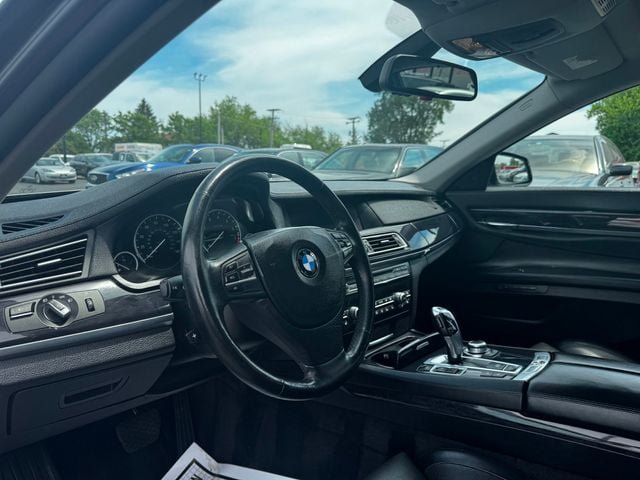 Used 2010 BMW 750Li xDrive AWD/4WD image 10