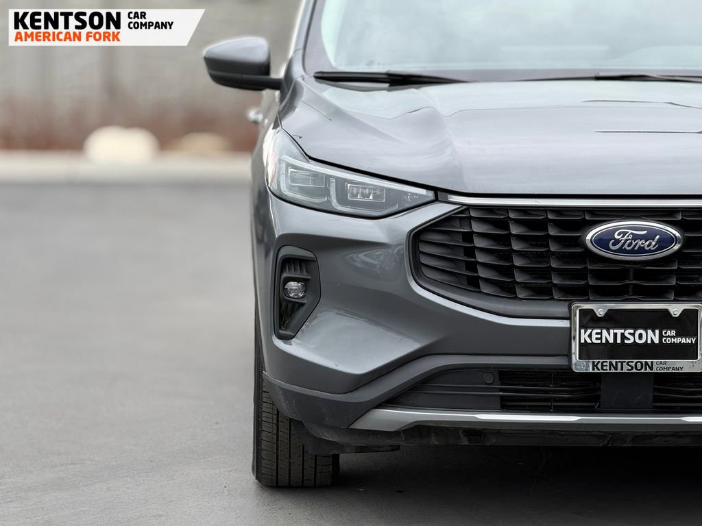 Used 2025 Ford Escape Platinum image 14