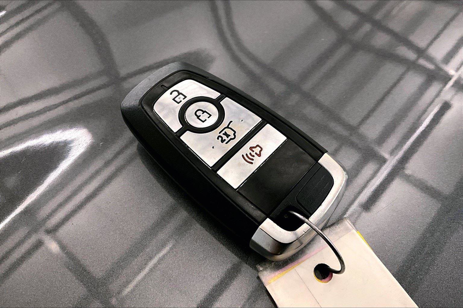 Used 2022 Ford Explorer XLT image 10