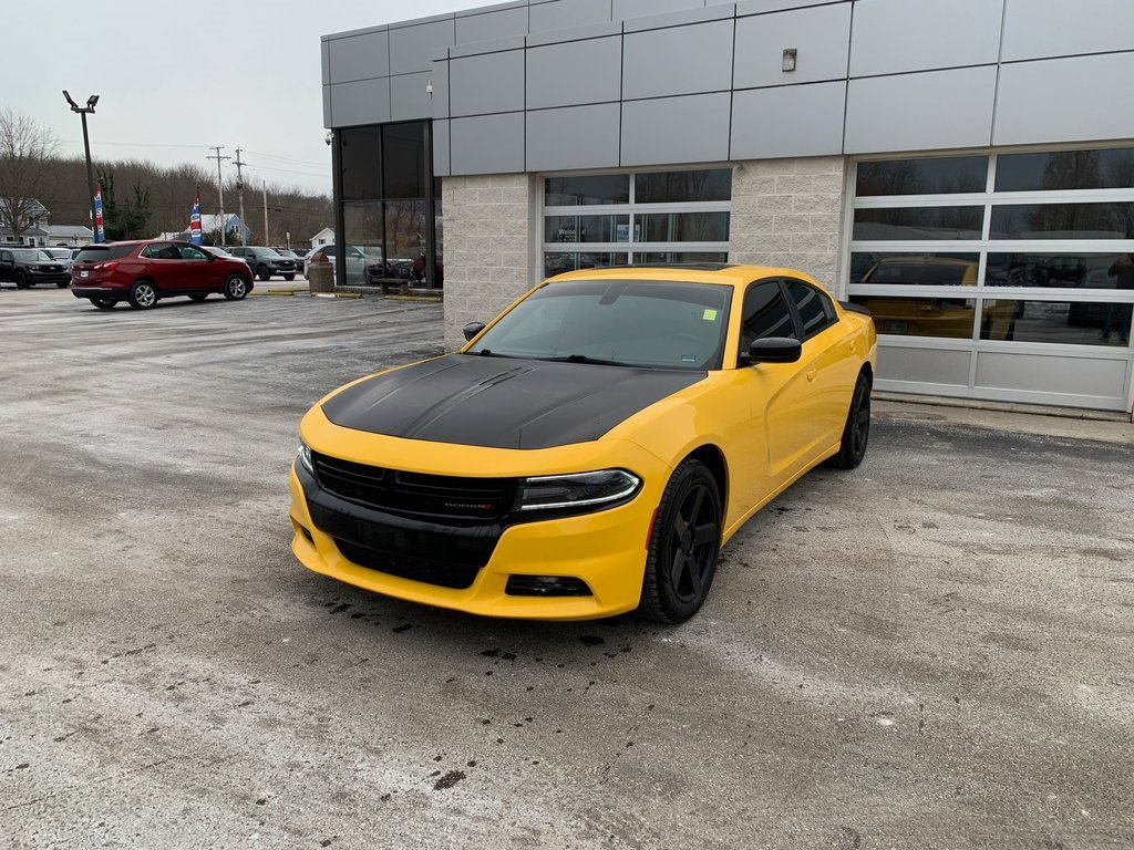 Used 2017 Dodge Charger SE w/ Power Sunroof Group