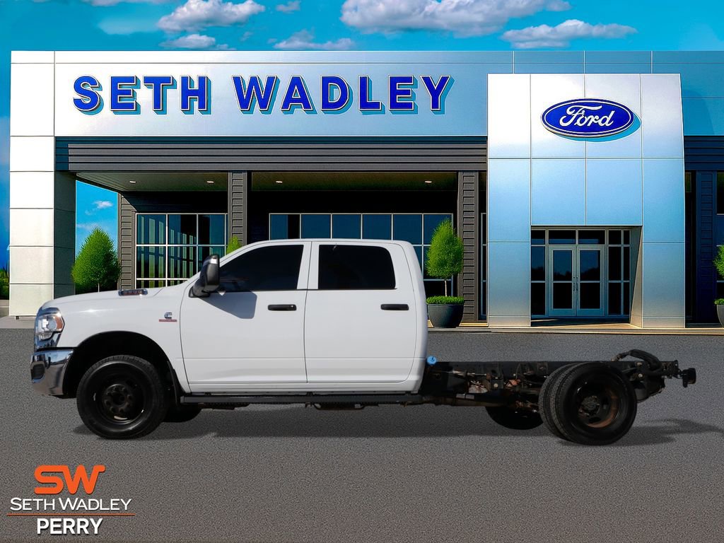 Used 2023 RAM 3500 Tradesman w/ Chrome Appearance Group image 3