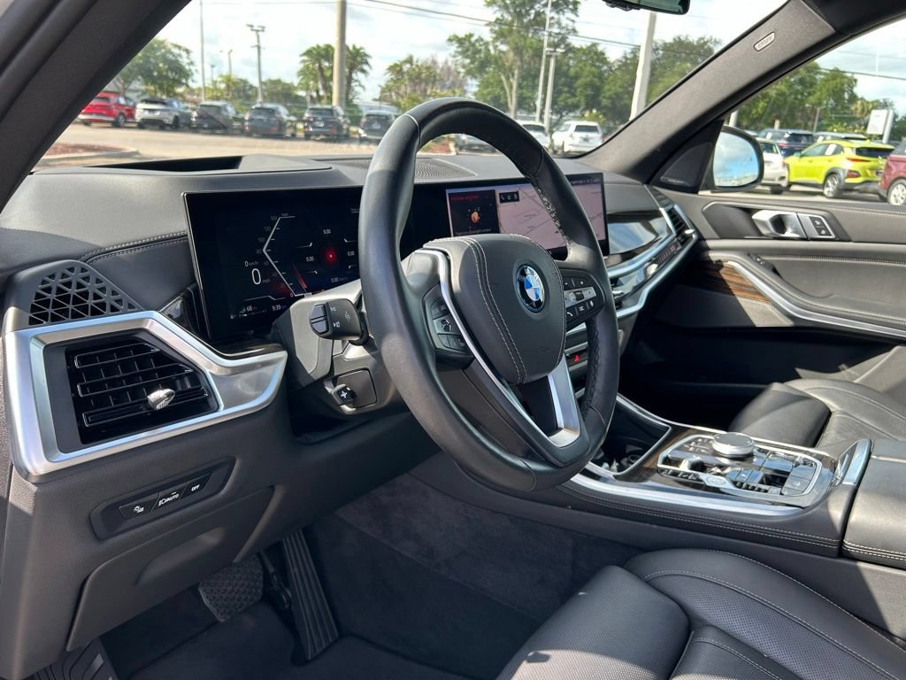 Used 2025 BMW X5 xDrive50e AWD/4WD image 16