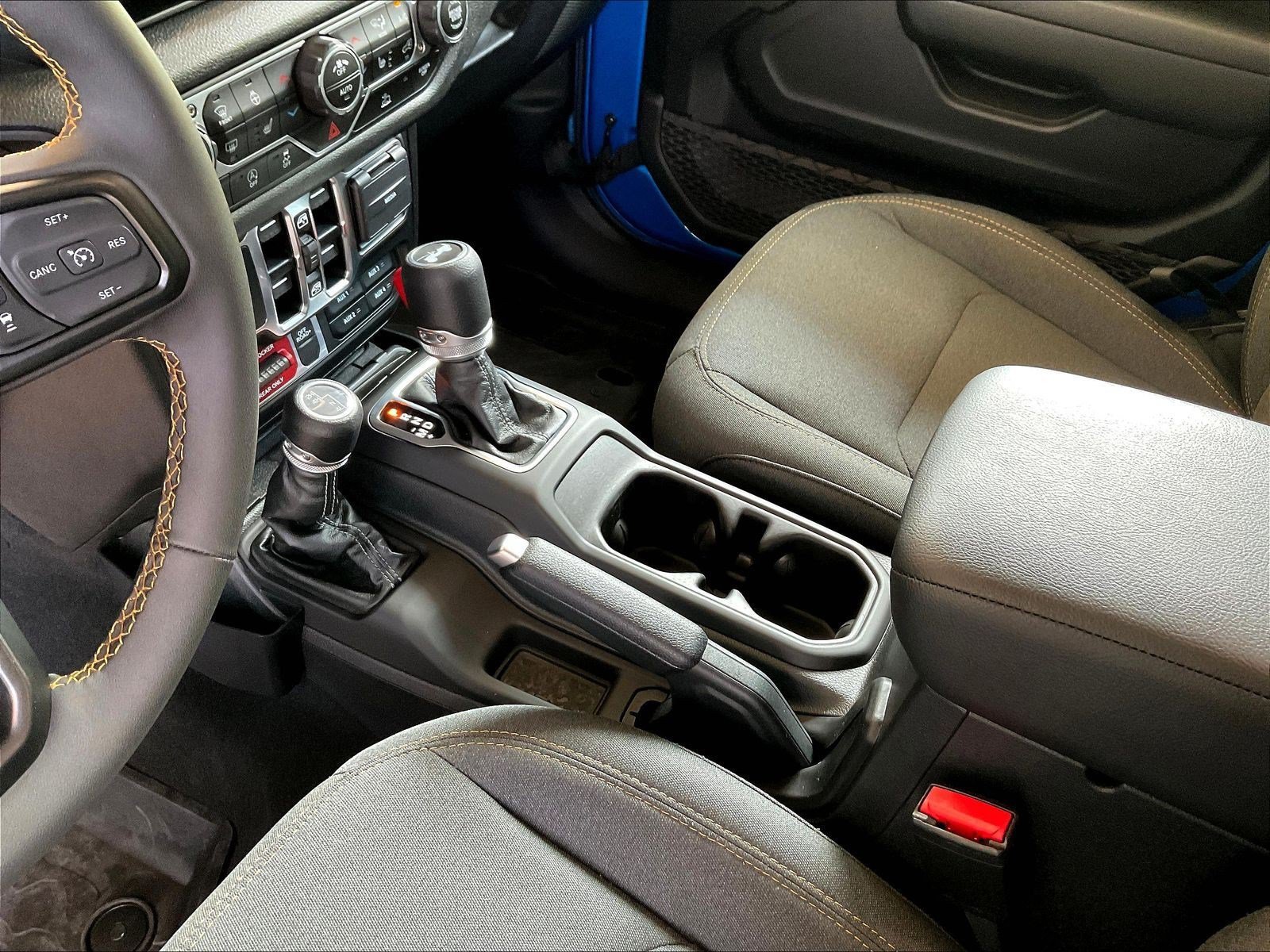 Used 2024 Jeep Wrangler Unlimited Sport AWD/4WD image 18