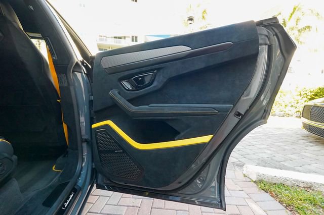 Used 2023 Lamborghini Urus Performante image 95