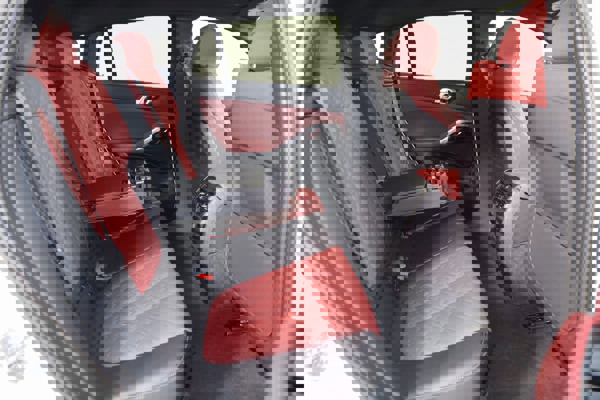 Used 2024 BMW X6 xDrive40i image 14