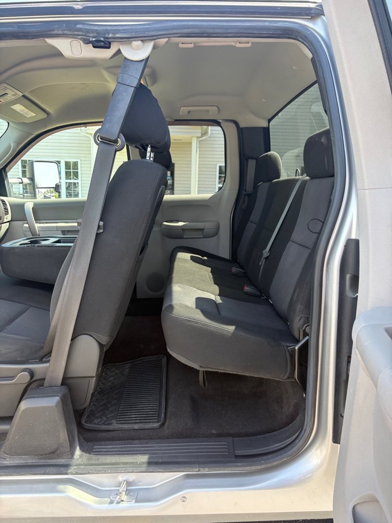 Used 2010 Chevrolet Silverado 2500 W/T w/ Snow Plow Prep Package AWD/4WD image 10