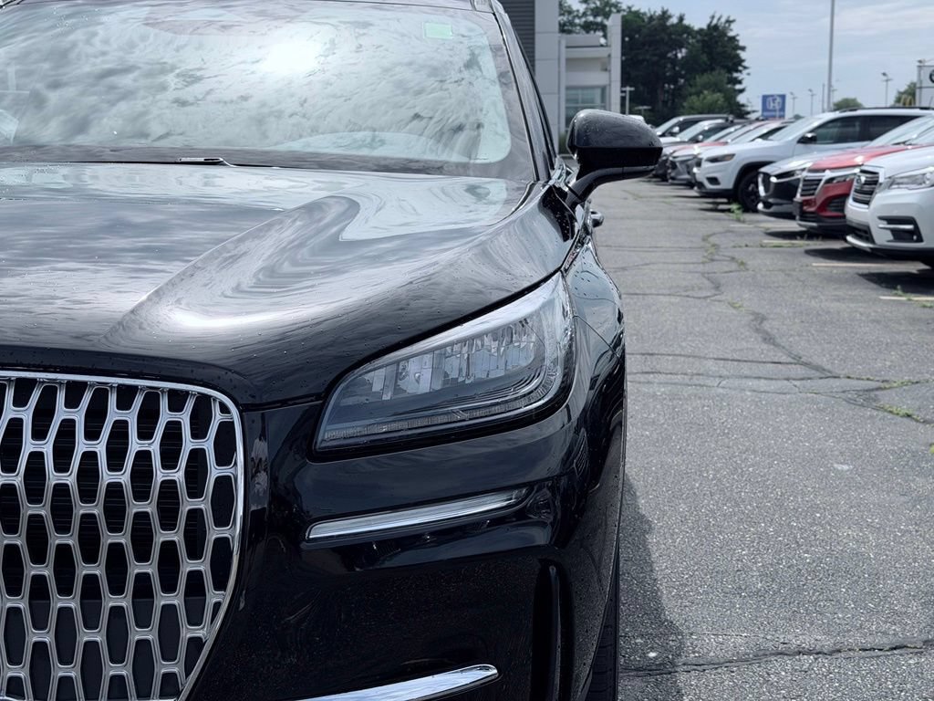 Used 2026 Lincoln Corsair Premiere AWD/4WD image 3