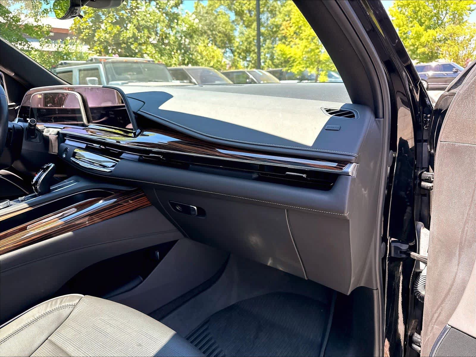 Used 2024 Cadillac Escalade Premium Luxury w/ LPO, Floor Liner Package AWD/4WD image 15