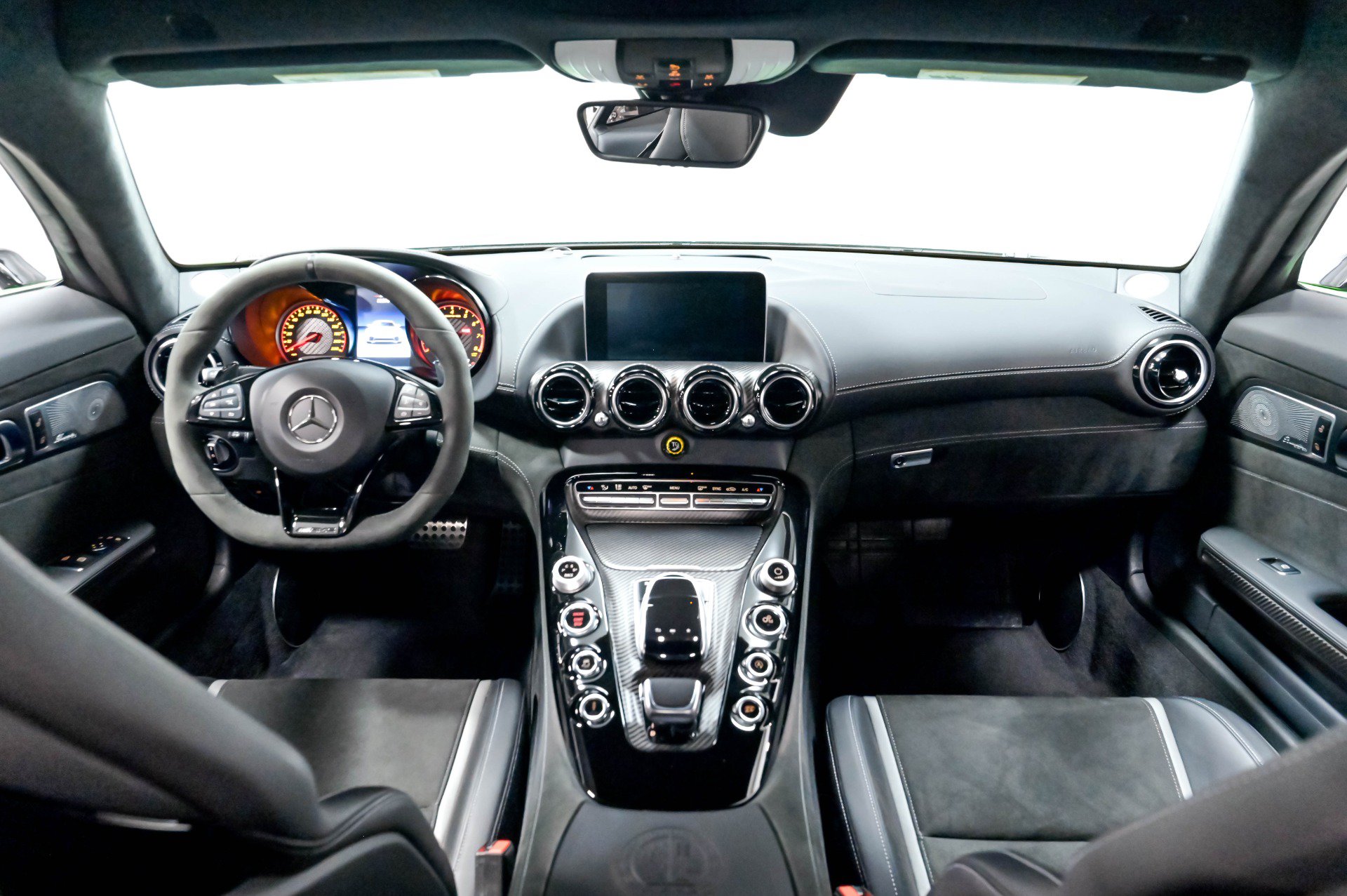 Used 2018 Mercedes-Benz AMG GT R image 13