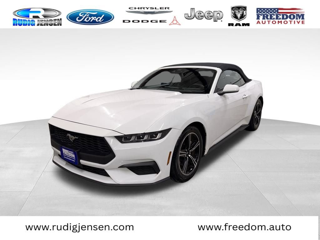 Used 2024 Ford Mustang Convertible image 1