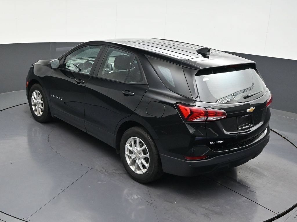 Used 2024 Chevrolet Equinox LS w/ Driver Confidence II Package FWD image 17