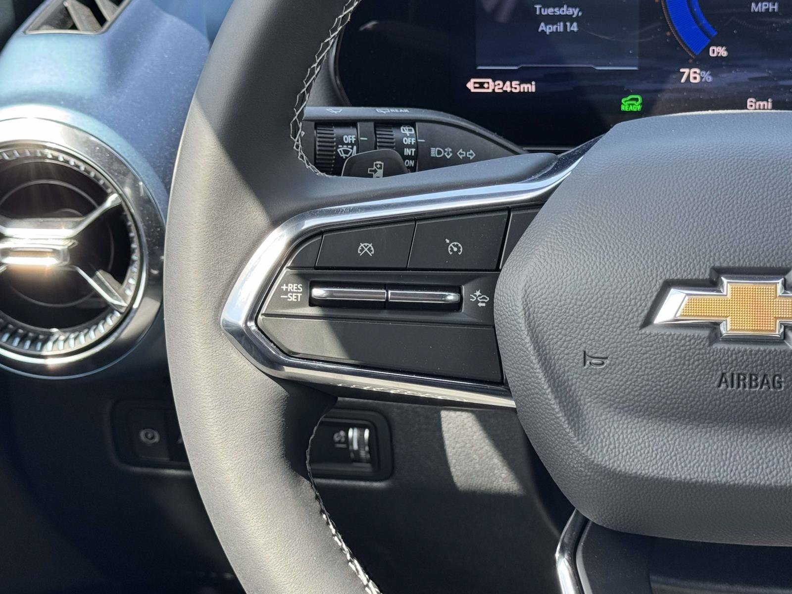 New 2026 Chevrolet Equinox EV LT w/ LPO, Tech Bronze Package FWD image 15