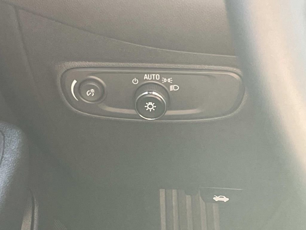 Certified 2023 Chevrolet Equinox LT image 30