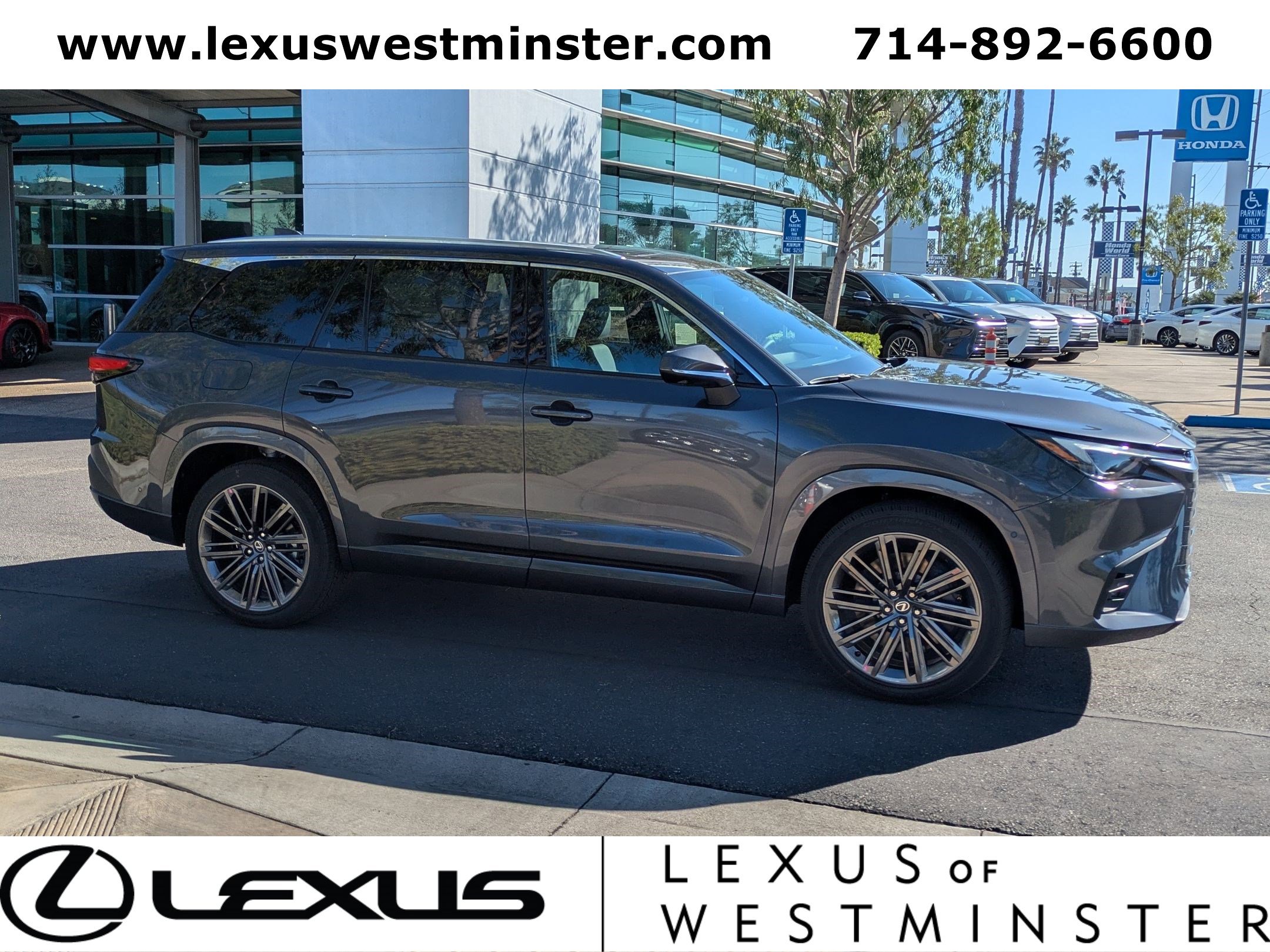 New 2026 Lexus TX 550h AWD Plug-In Hybrid image 4