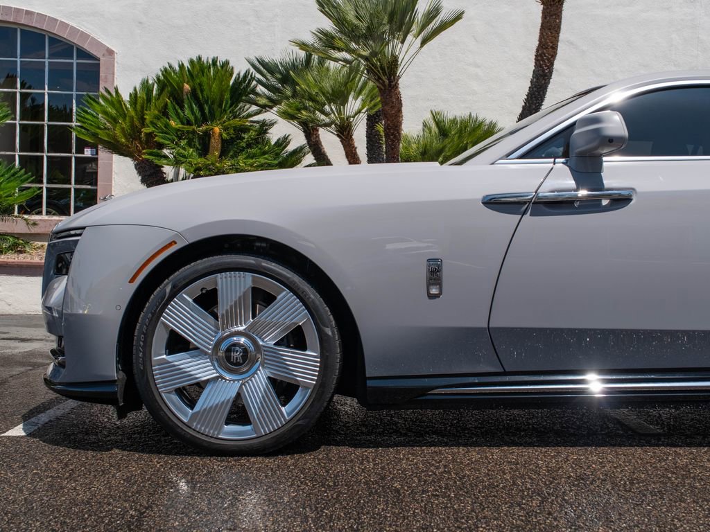 Used 2024 Rolls-Royce Spectre w/ Spectre Launch Package AWD/4WD image 13