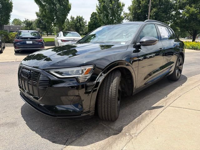 Used 2023 Audi e-tron Premium Plus AWD/4WD image 3