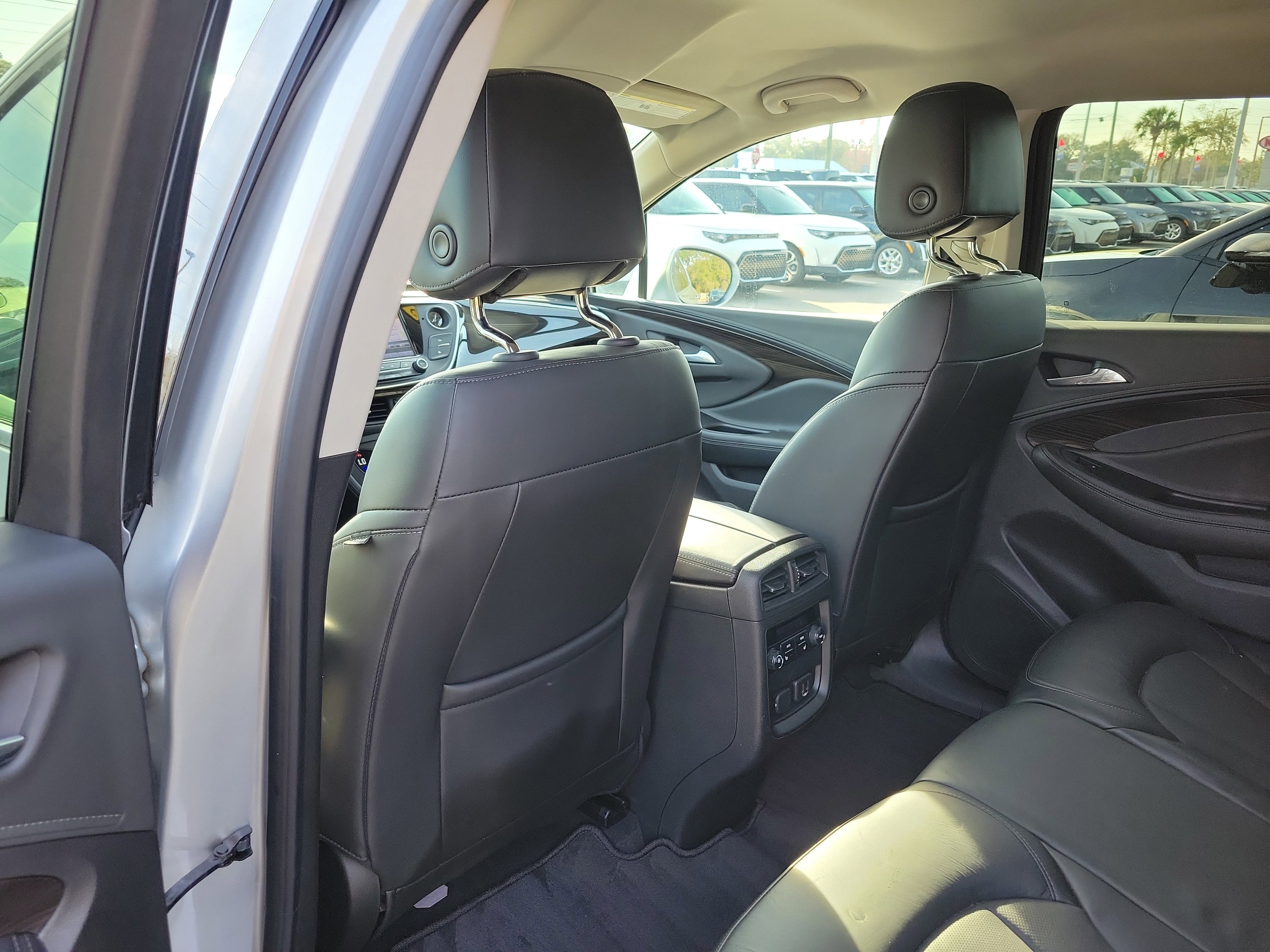 Used 2019 Buick Envision Essence image 16