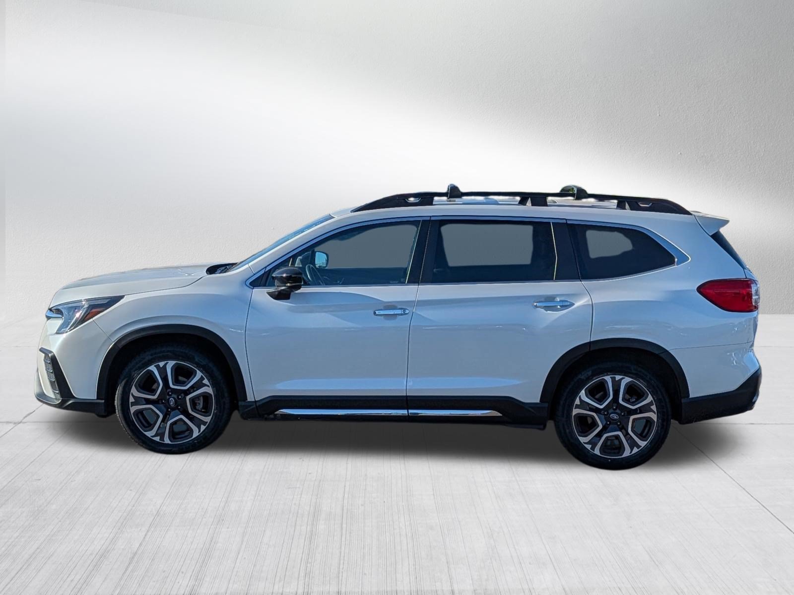 Used 2024 Subaru Ascent Touring AWD/4WD image 4