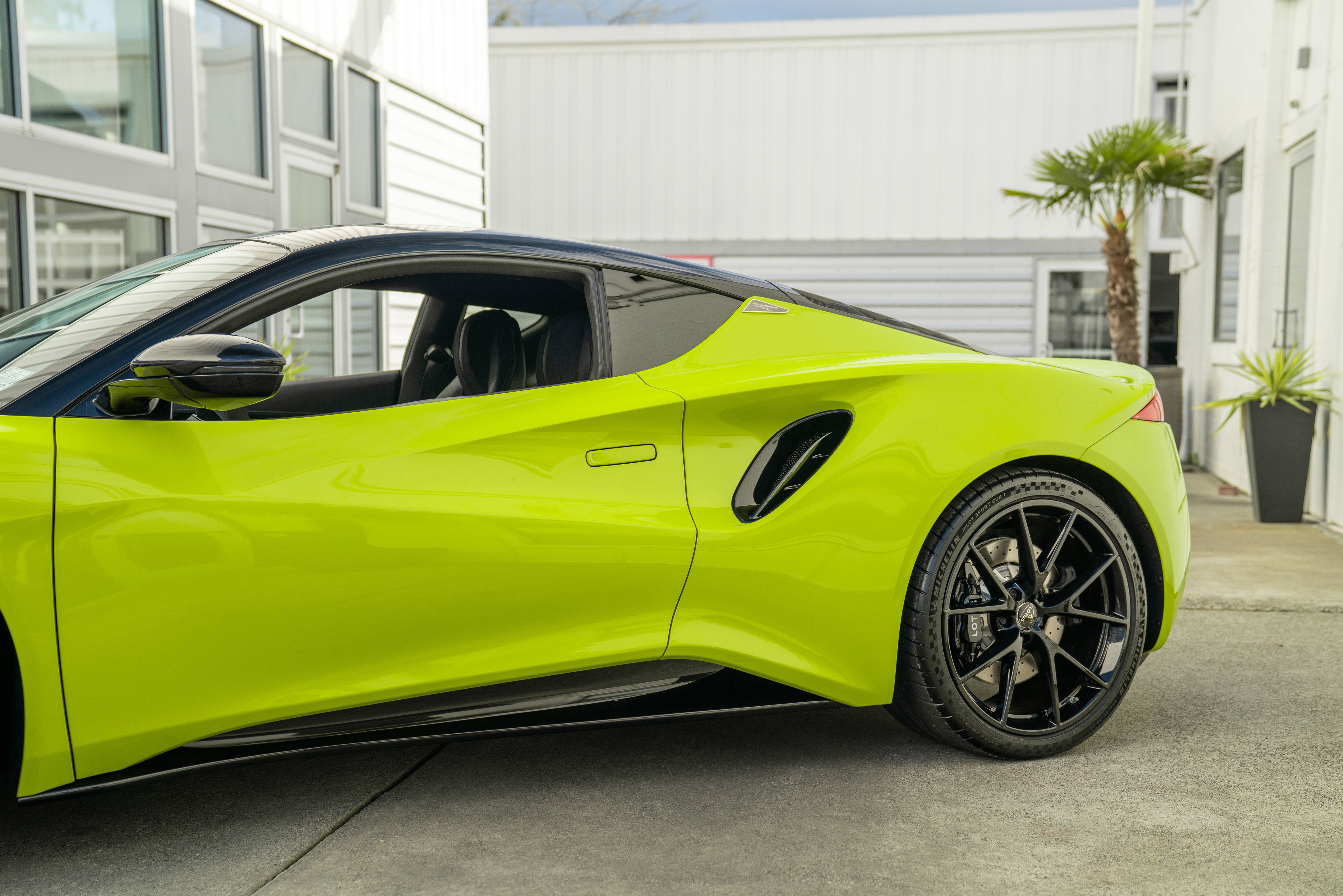 Used 2025 Lotus Emira RWD image 6