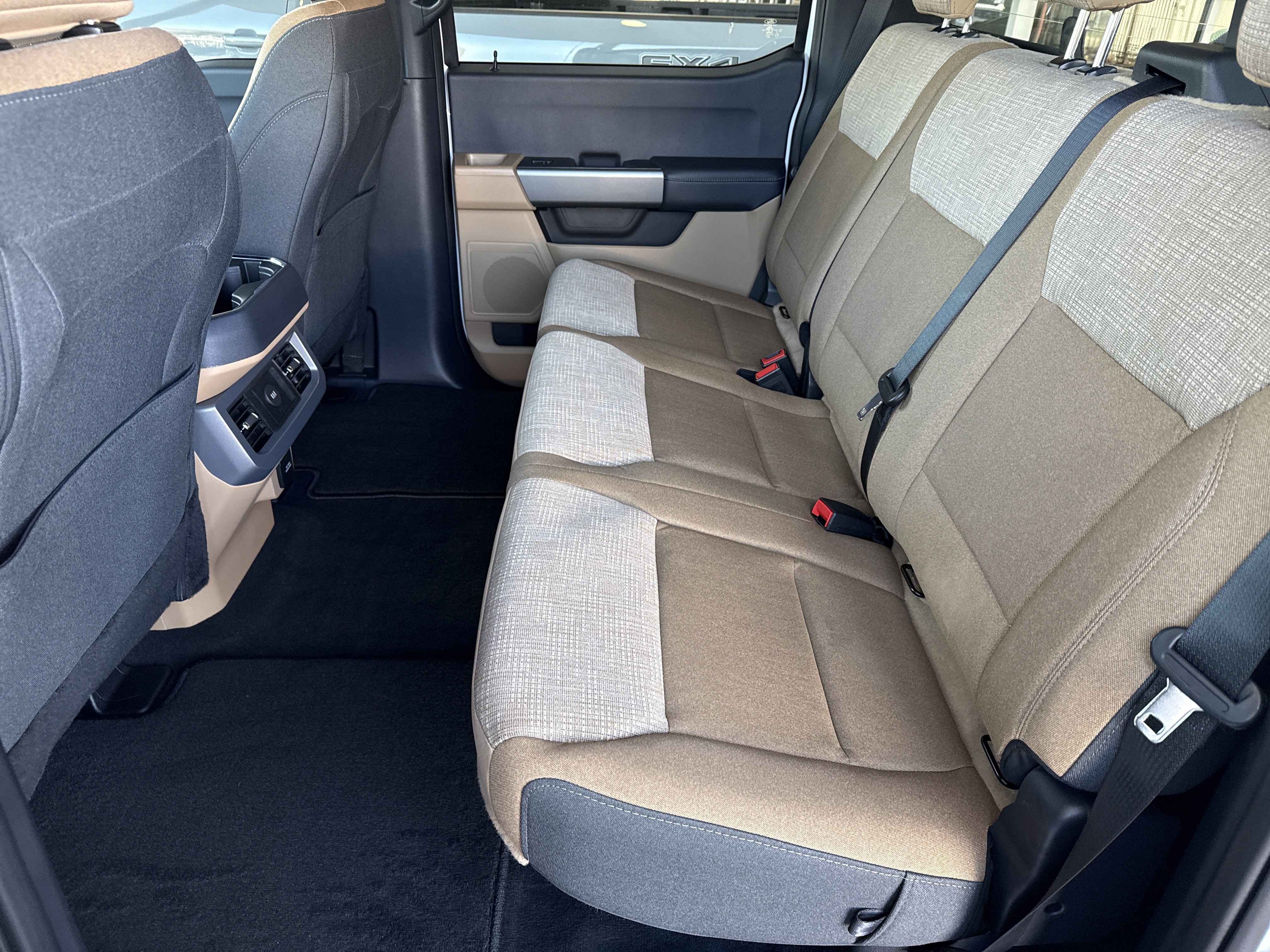 New 2026 Ford F350 XLT w/ FX4 Off-Road Package image 11