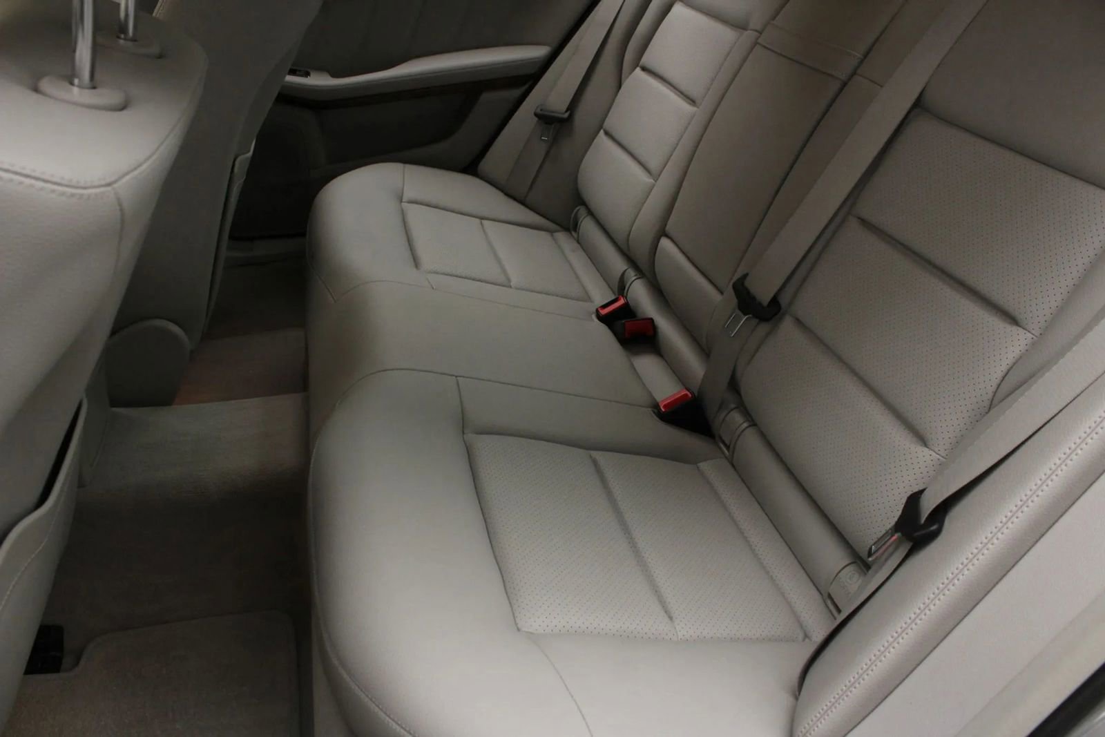 Used 2012 Mercedes-Benz E 350 4MATIC Sedan image 24
