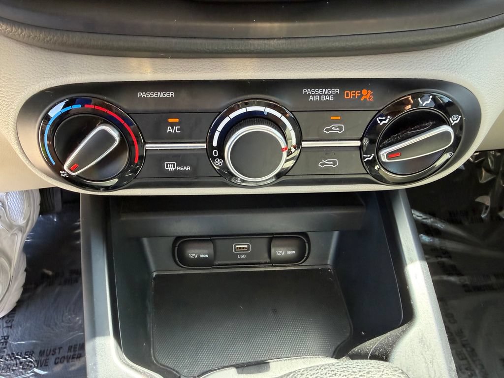 Used 2024 Kia Soul LX w/ Option Group 015 FWD image 13