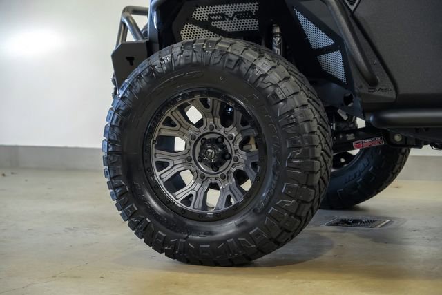 Used 2025 Jeep Gladiator Sport AWD/4WD image 7