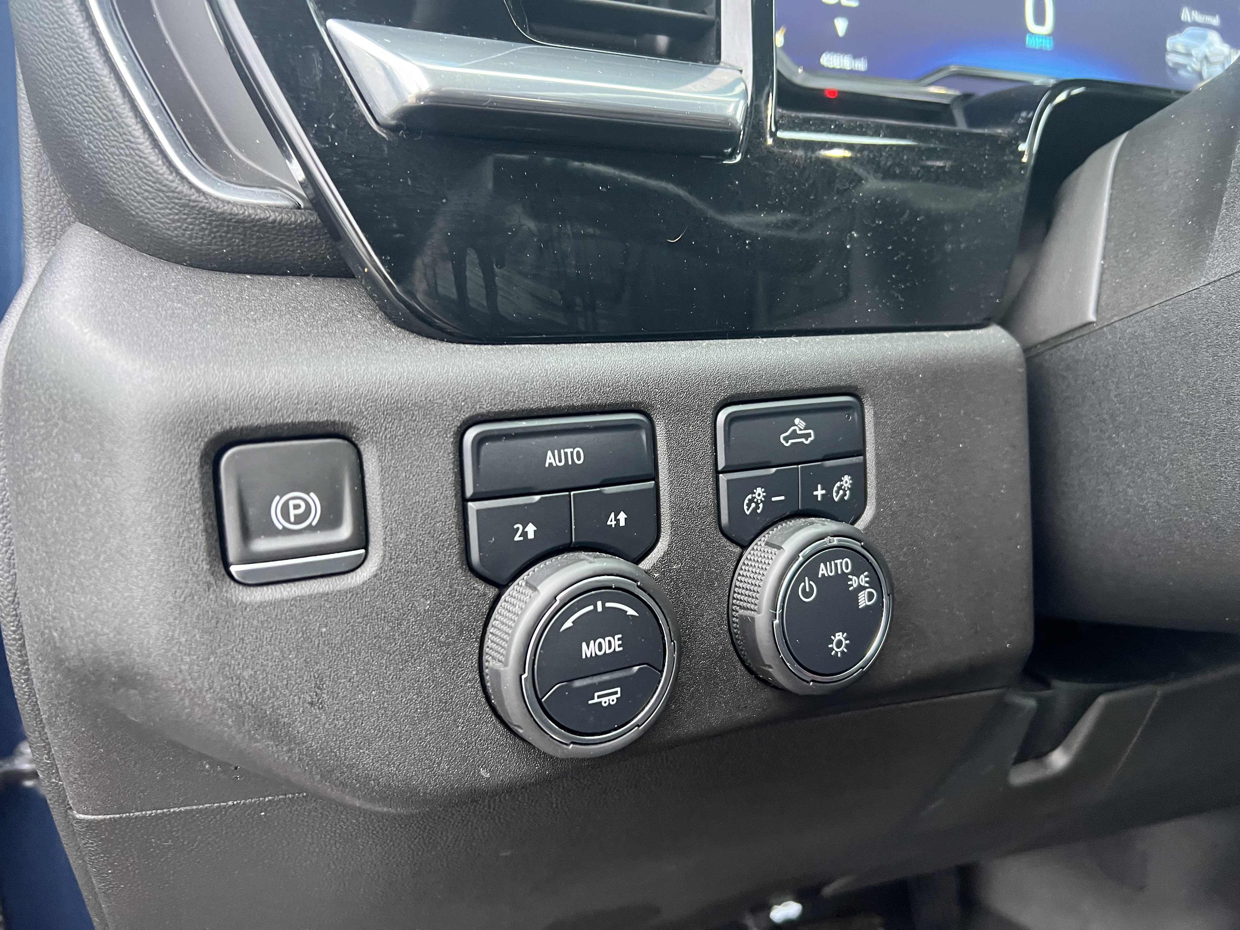 Used 2023 Chevrolet Silverado 1500 LT image 18