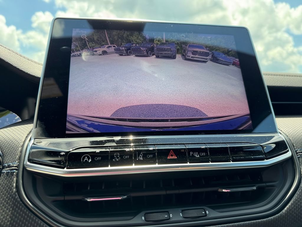 New 2025 Jeep Compass Limited w/ Sun & Sound Group image 28