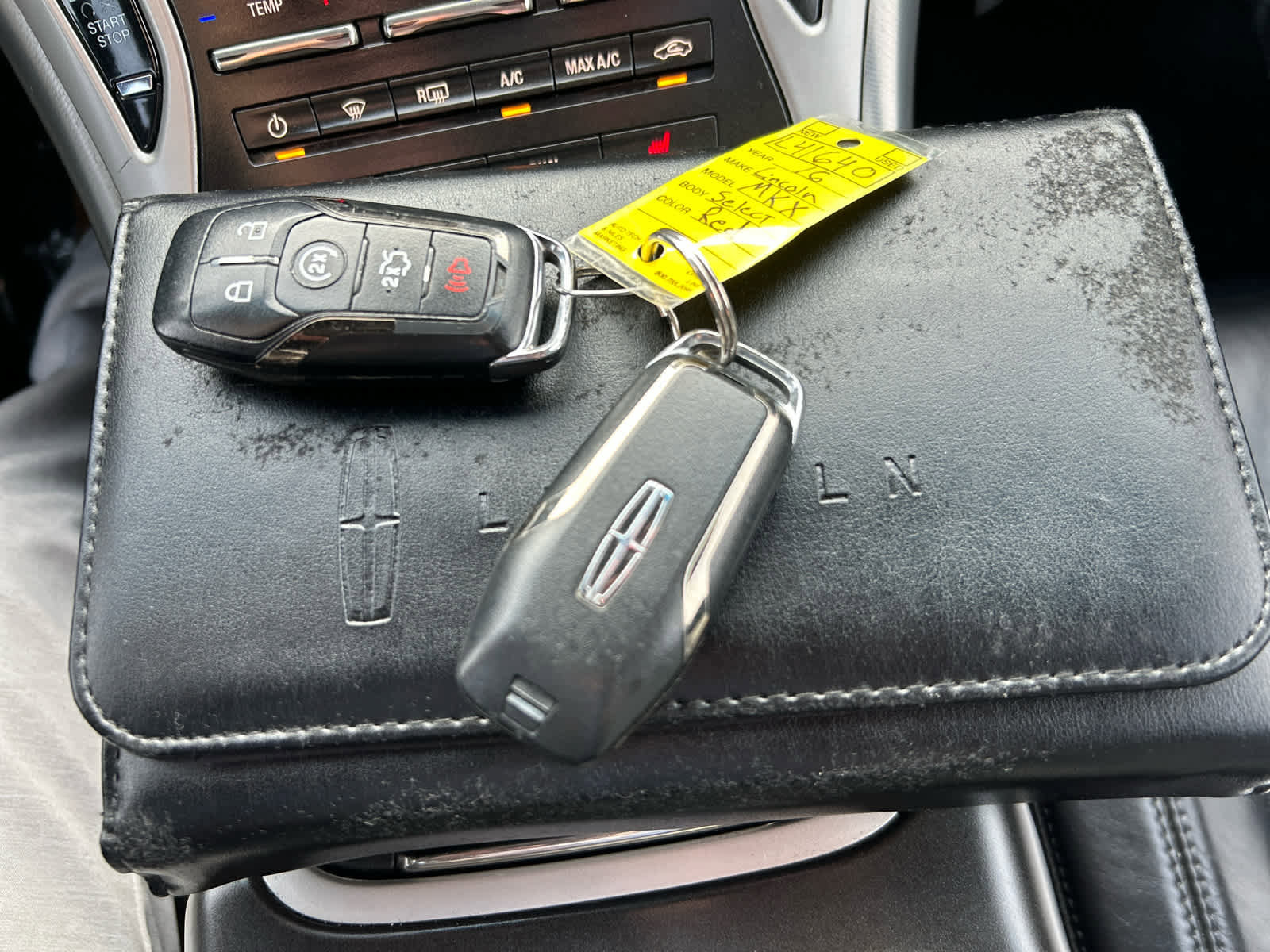 Used 2016 Lincoln MKX Select w/ Select Plus Package image 28