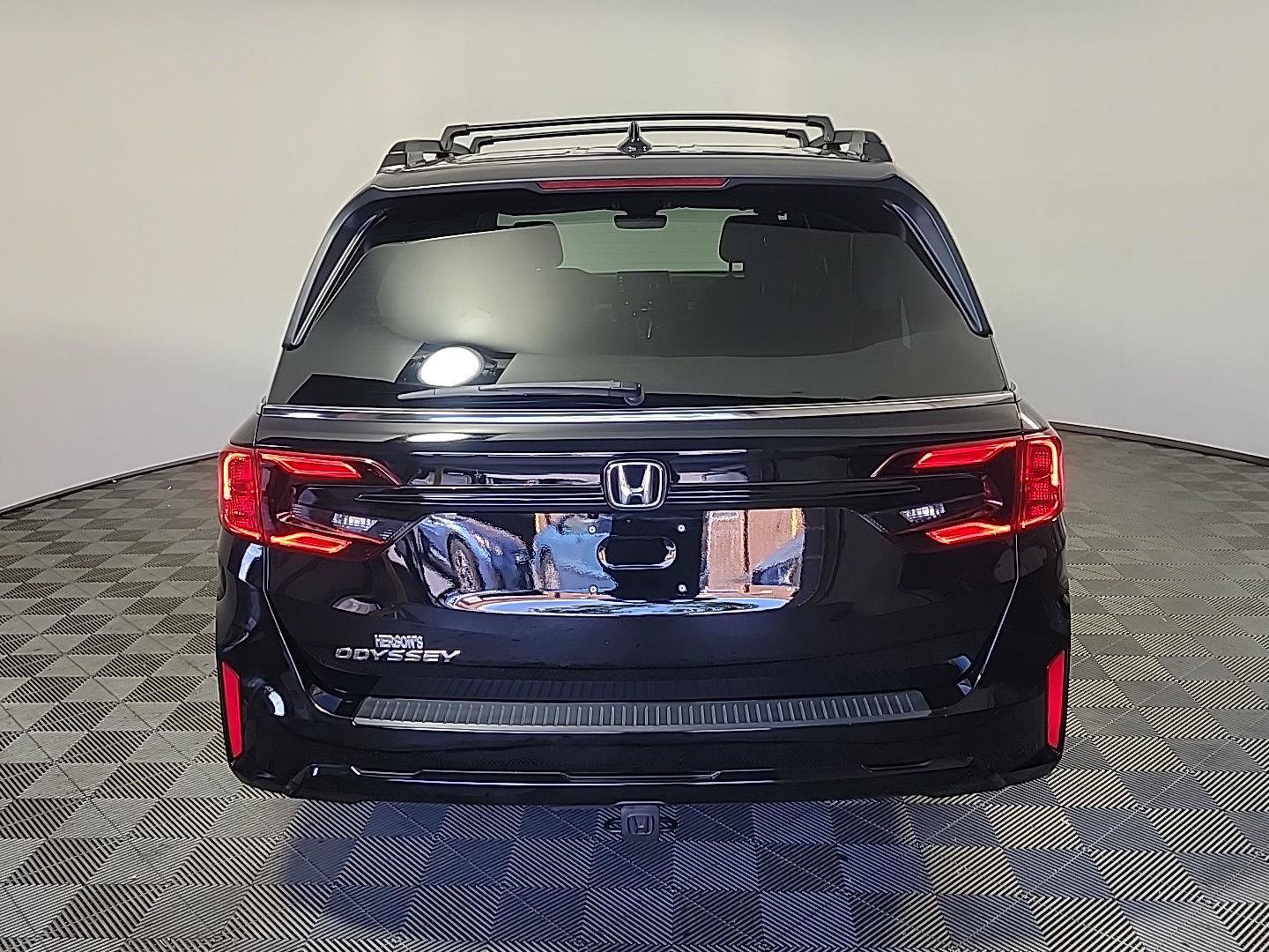 Certified 2025 Honda Odyssey EX-L image 5