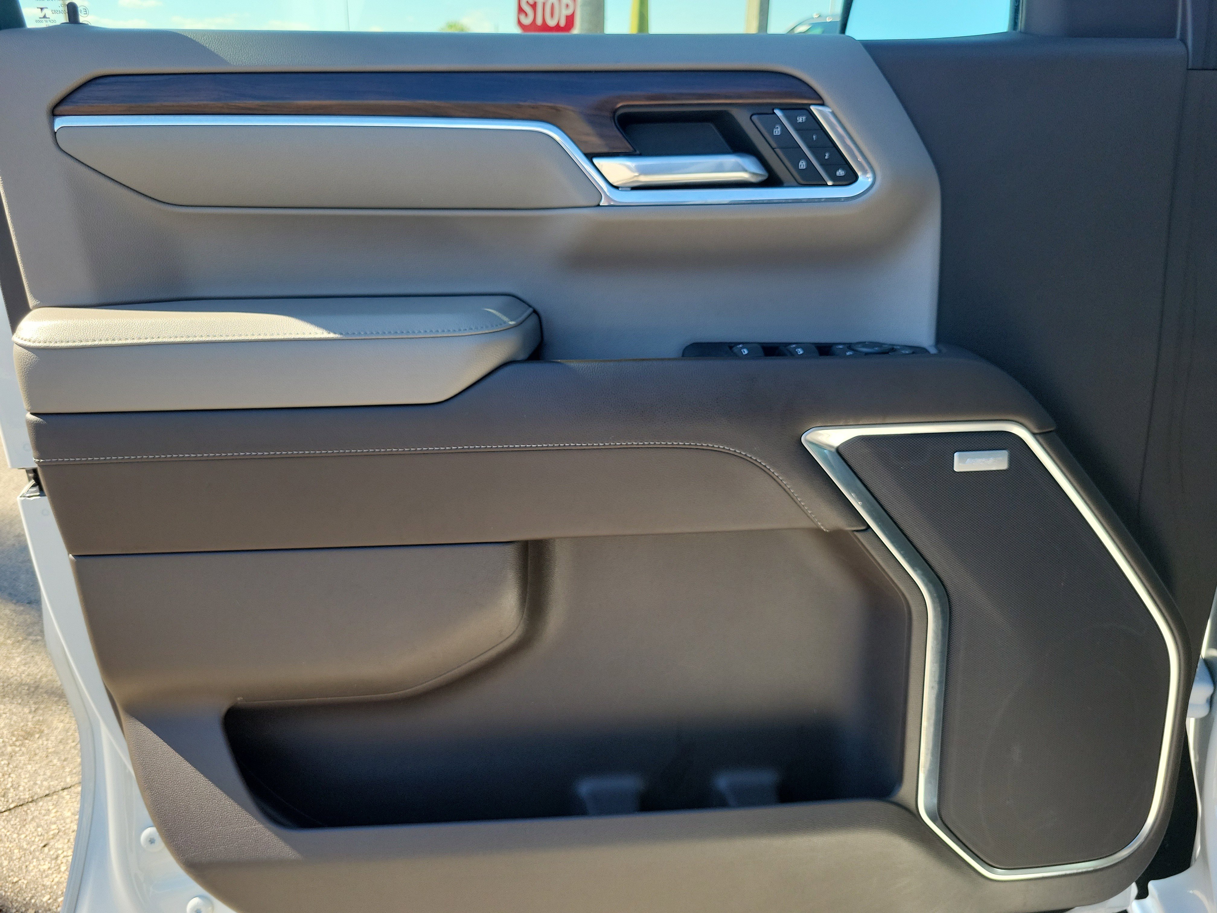 Used 2022 GMC Sierra 1500 SLT w/ SLT Premium Plus Package image 22