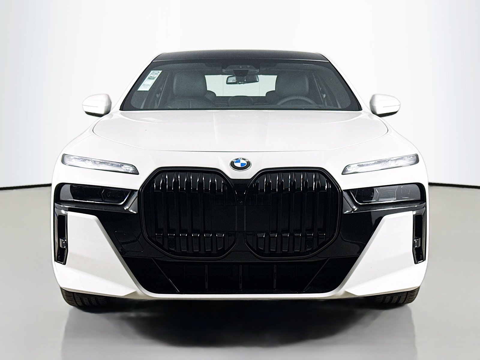 New 2026 BMW 760i xDrive w/ Executive Package AWD/4WD image 2