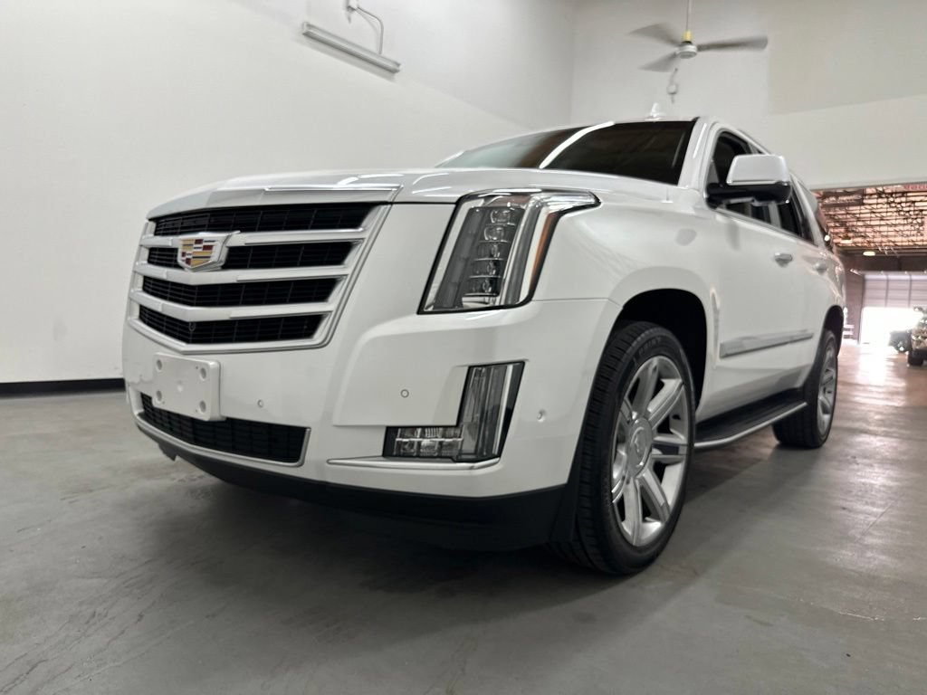 Used 2019 Cadillac Escalade Luxury AWD/4WD image 25