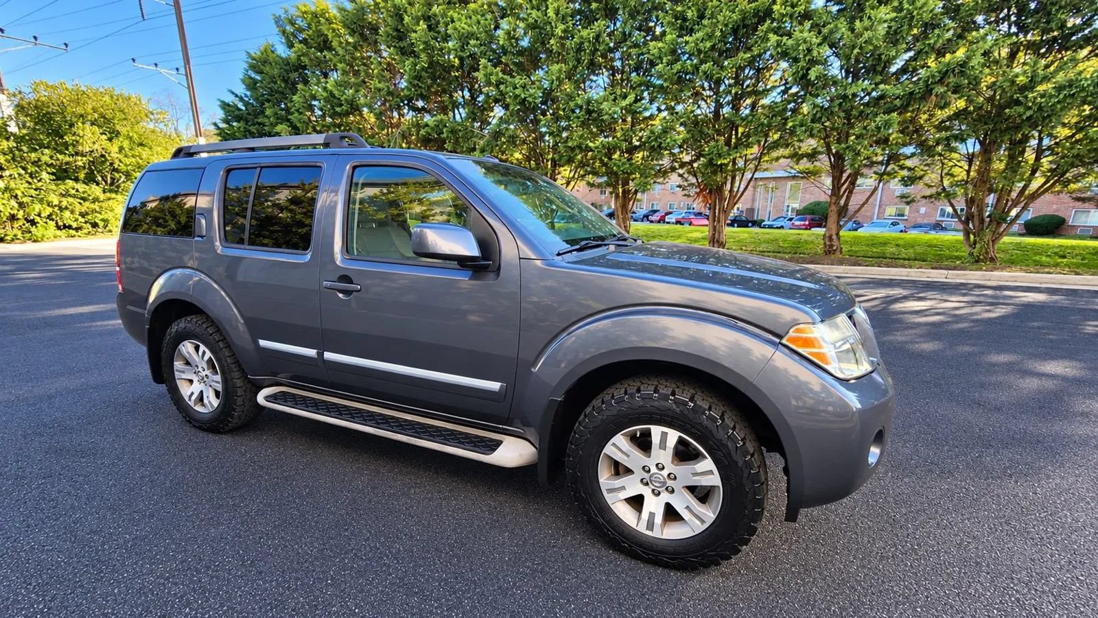 Used 2012 Nissan Pathfinder Silver AWD/4WD image 8