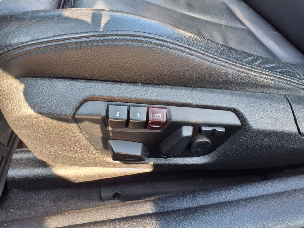 Used 2015 BMW 228i xDrive Convertible image 22