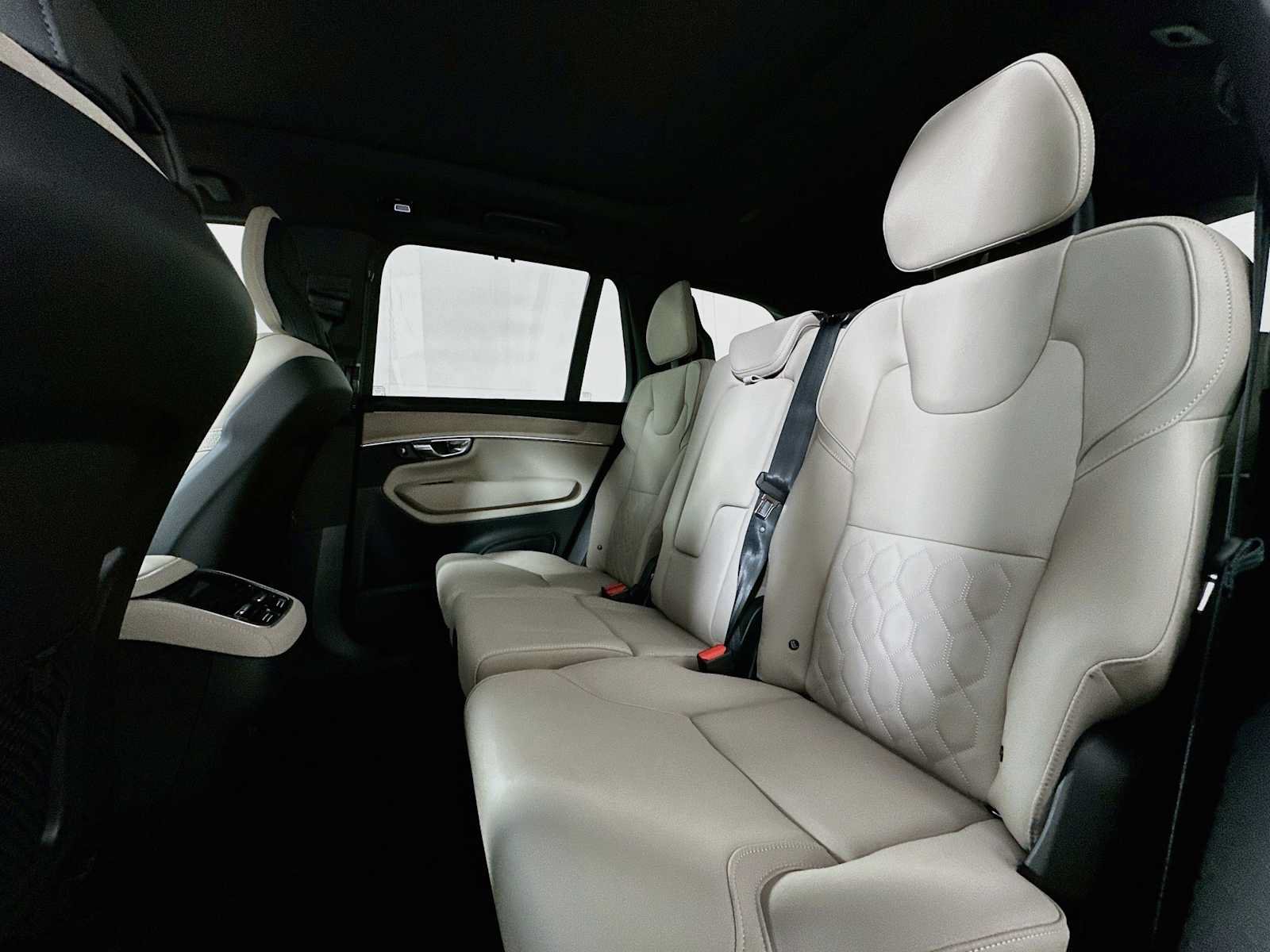 New 2027 Volvo XC90 B6 Plus AWD/4WD image 22