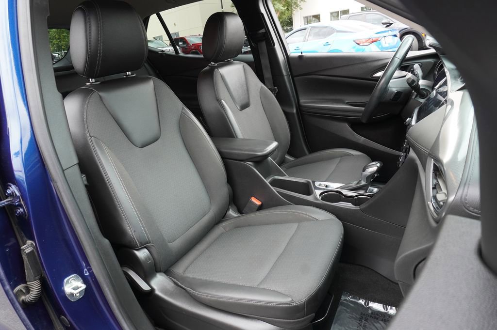 Used 2023 Buick Encore GX Select image 12