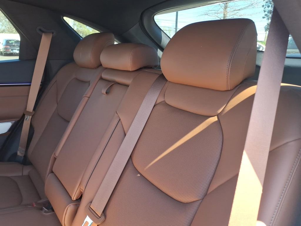 New 2026 Genesis GV70 2.5T Advanced AWD/4WD image 11