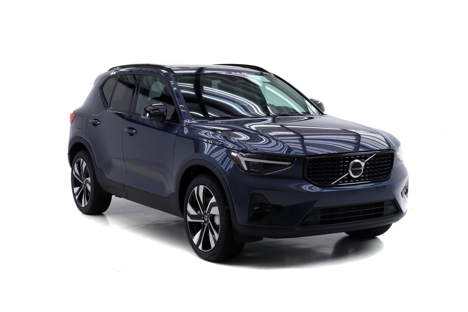 New 2026 Volvo XC40 B5 Ultra w/ Protection Package Premier AWD/4WD image 2